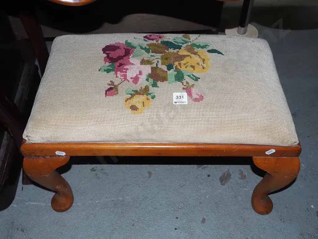 cab leg tapestry top stool Image 1++