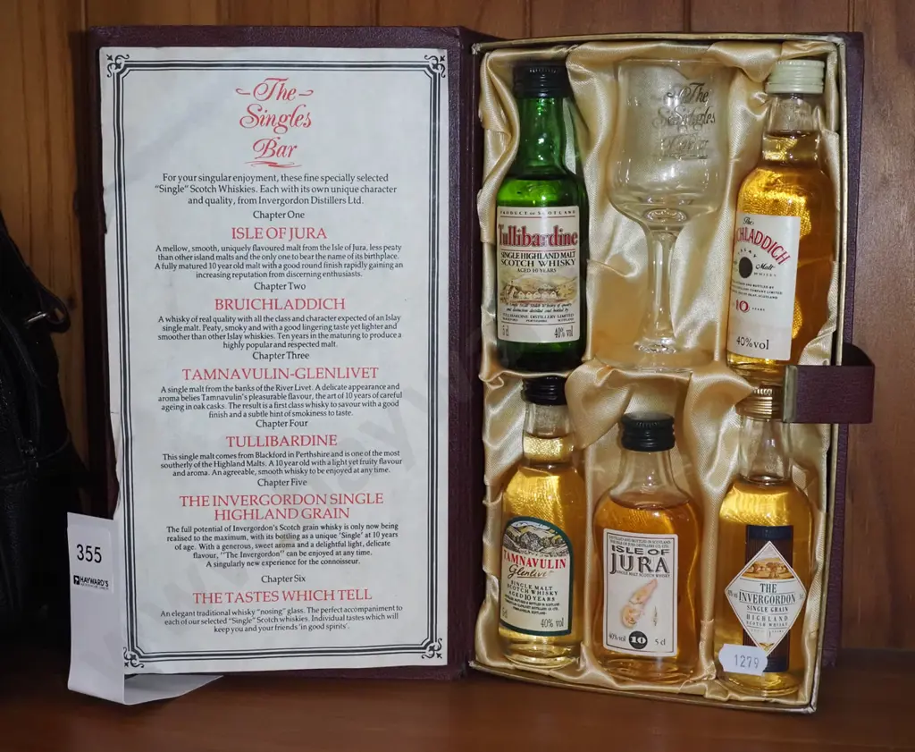 boxed set of Scotch whisky miniatures Image 1++