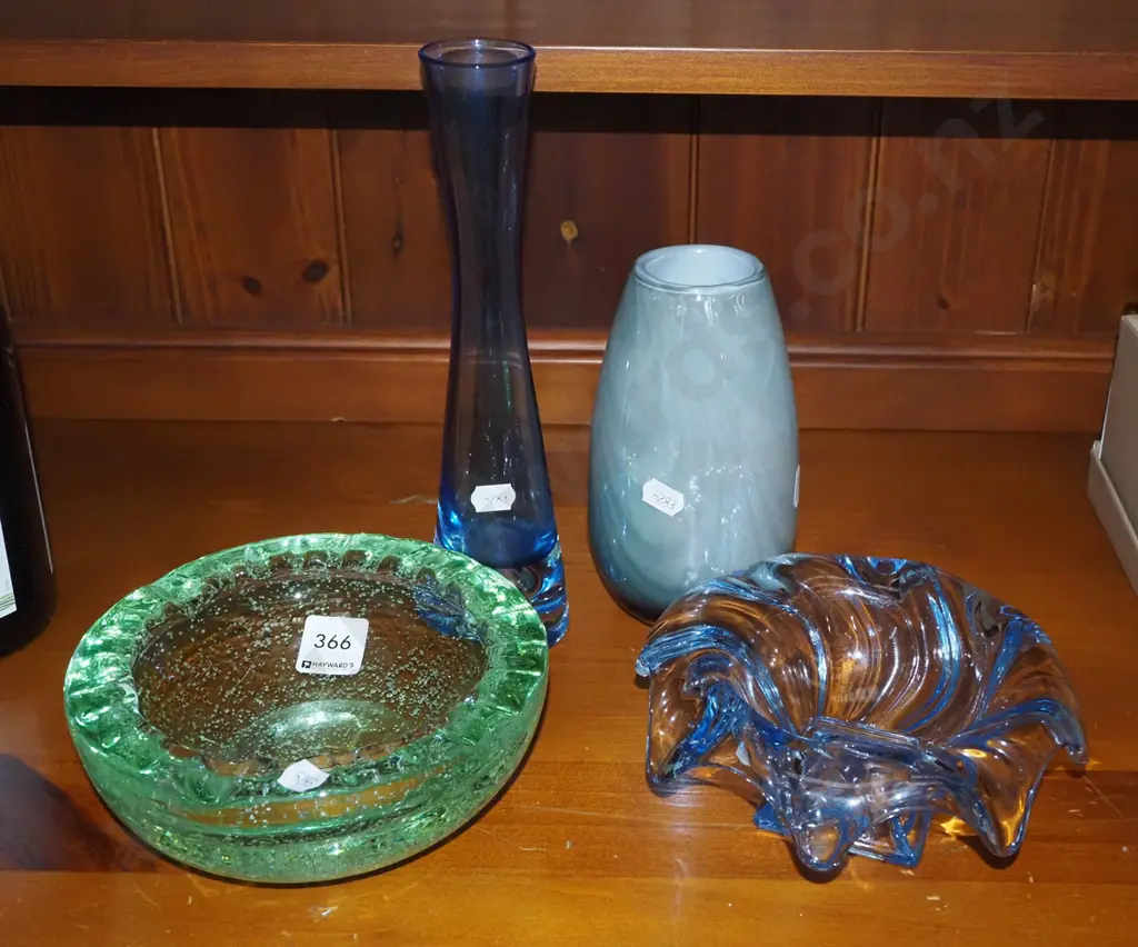 glass vases, 2x glass bowls Image 1++