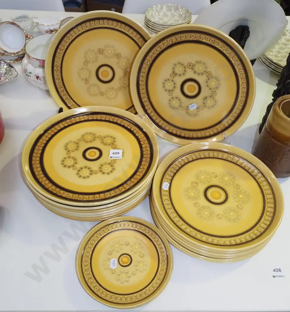 Honeycomb stoneware plates Image 1++