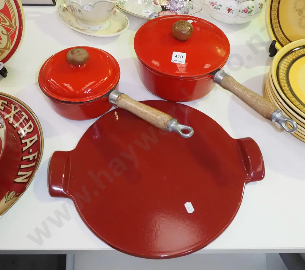 cast iron and enamel pots, circular pizza stone Image 1++