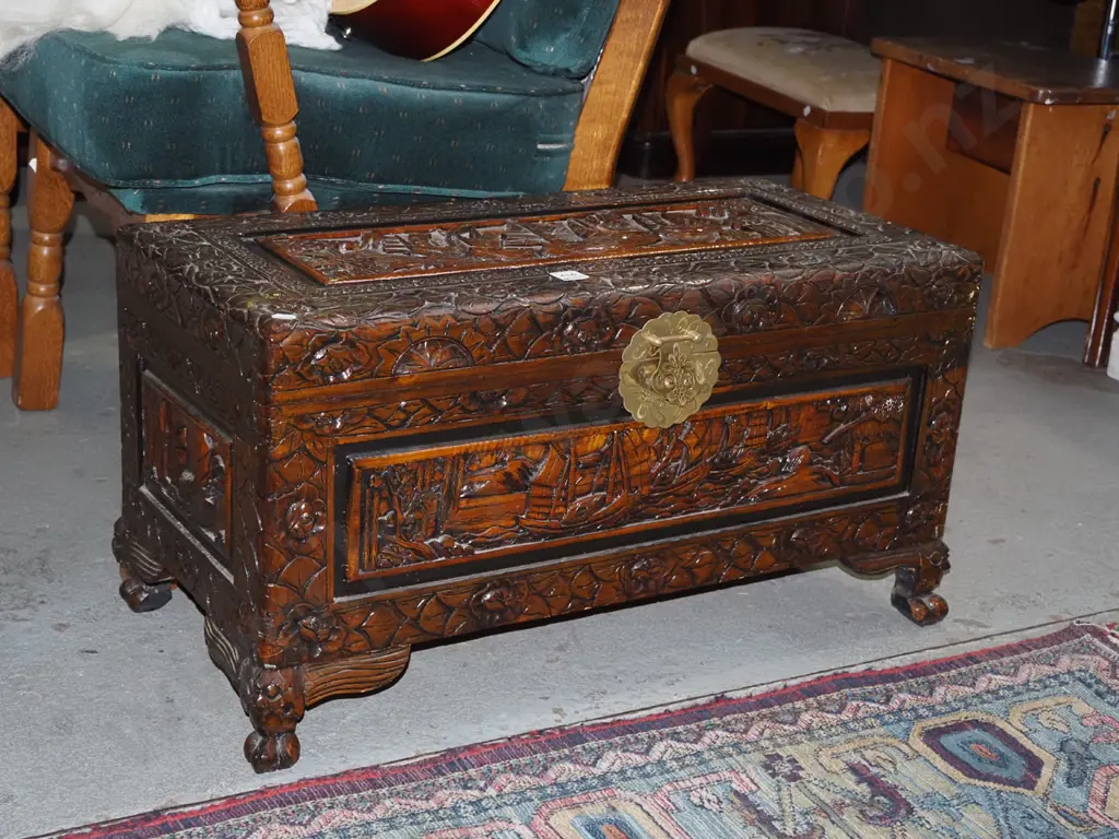 small carved camphorwood chest H-370 W-700 D-340 Image 1++