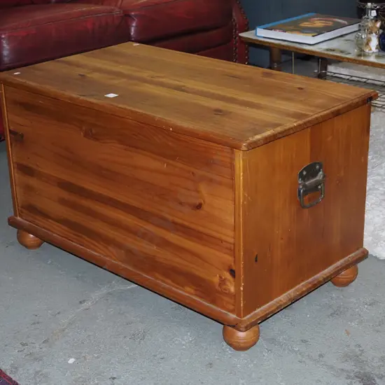 solid pine blanket box H-520 W-900 D-500