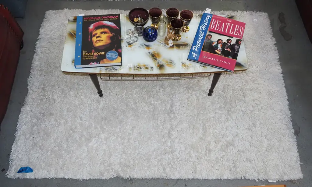 white woollen tufted floor mat L-1850 W-1340 Image 1++