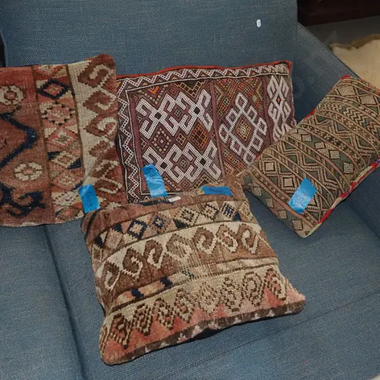 4x woven cushions