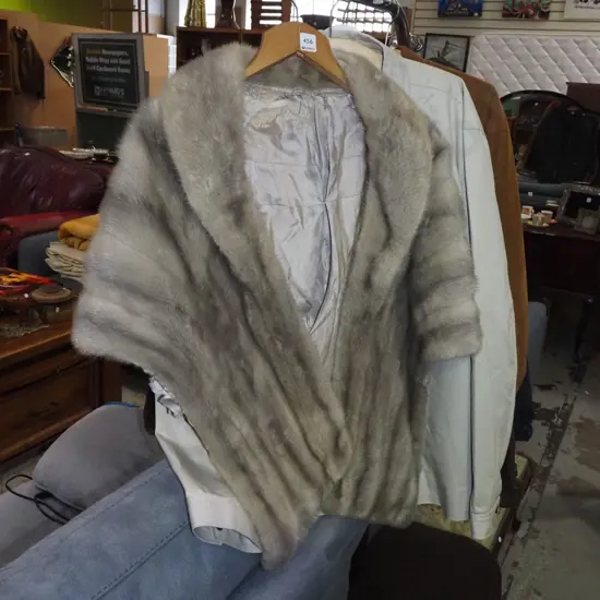 fur stole