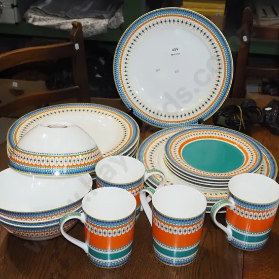 Maxwell Williams Valencia bowls, plates and cups