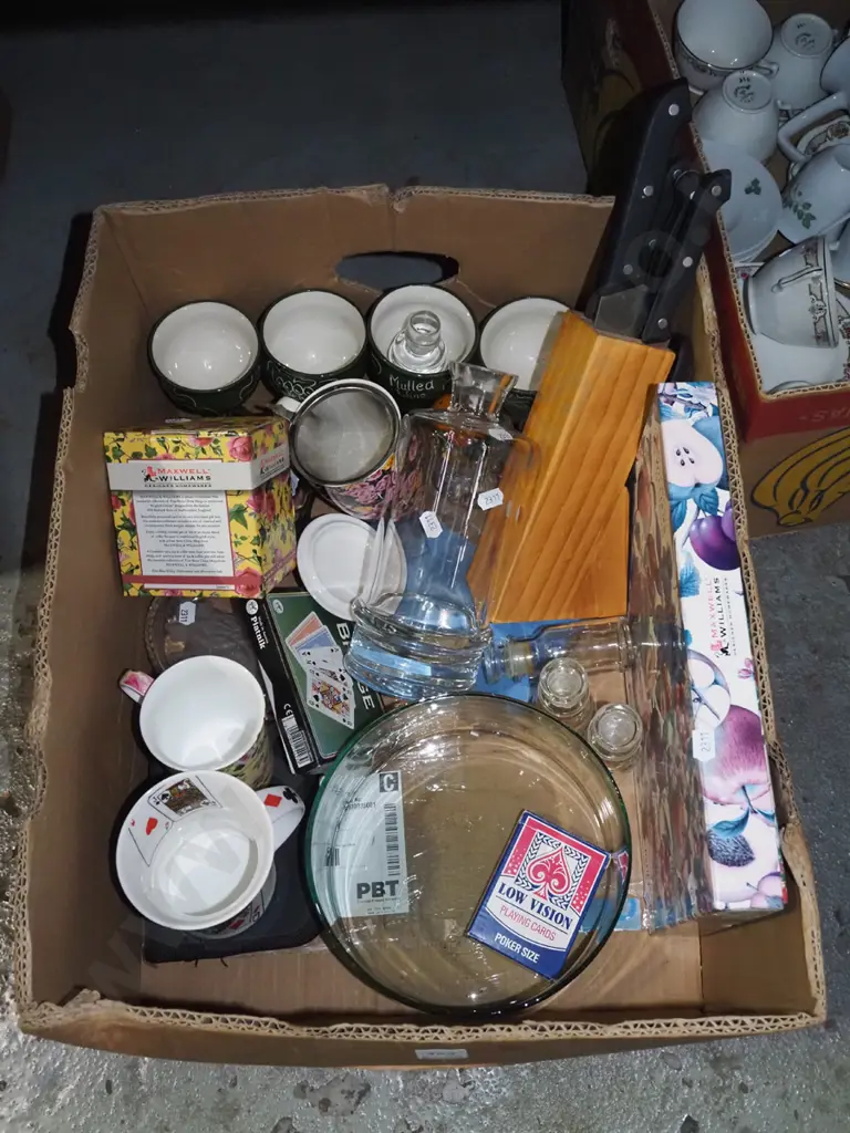 box; playing cards, cups, placemats, knife block etc Image 1++