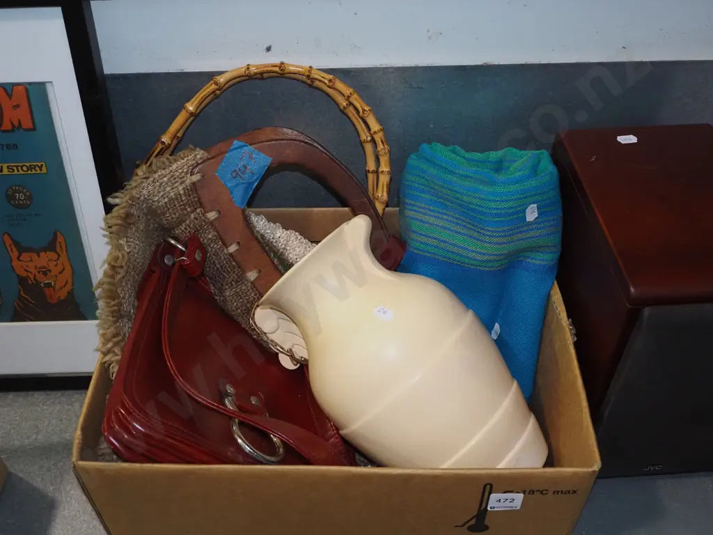 vase, small tablecloth, handbags etc Image 1++