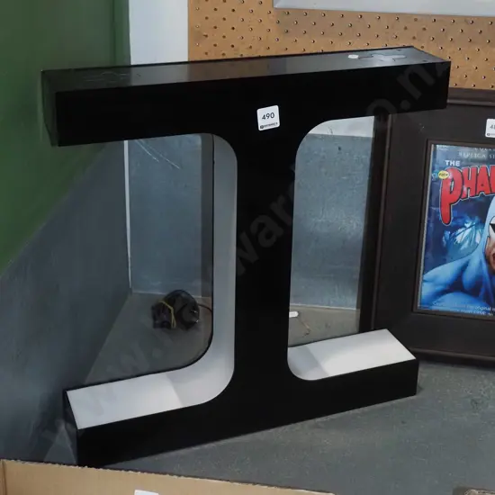 unusual illuminated "I" shape lamp