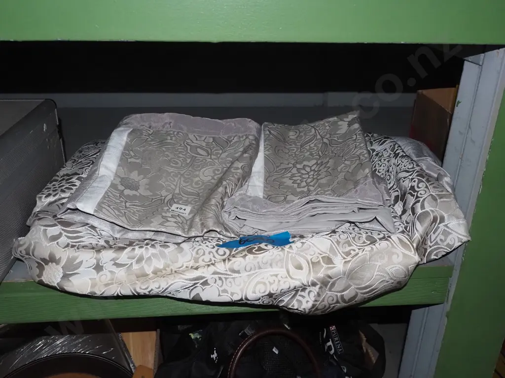 comforter set - size unknown Image 1++