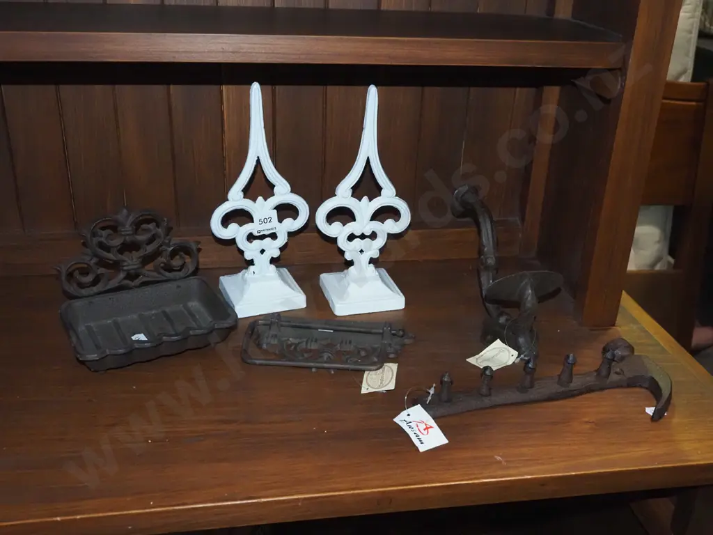 cast iron finial etc Image 1++