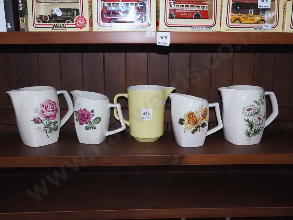 5x ceramic jugs Image 1++