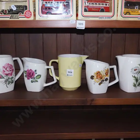 5x ceramic jugs