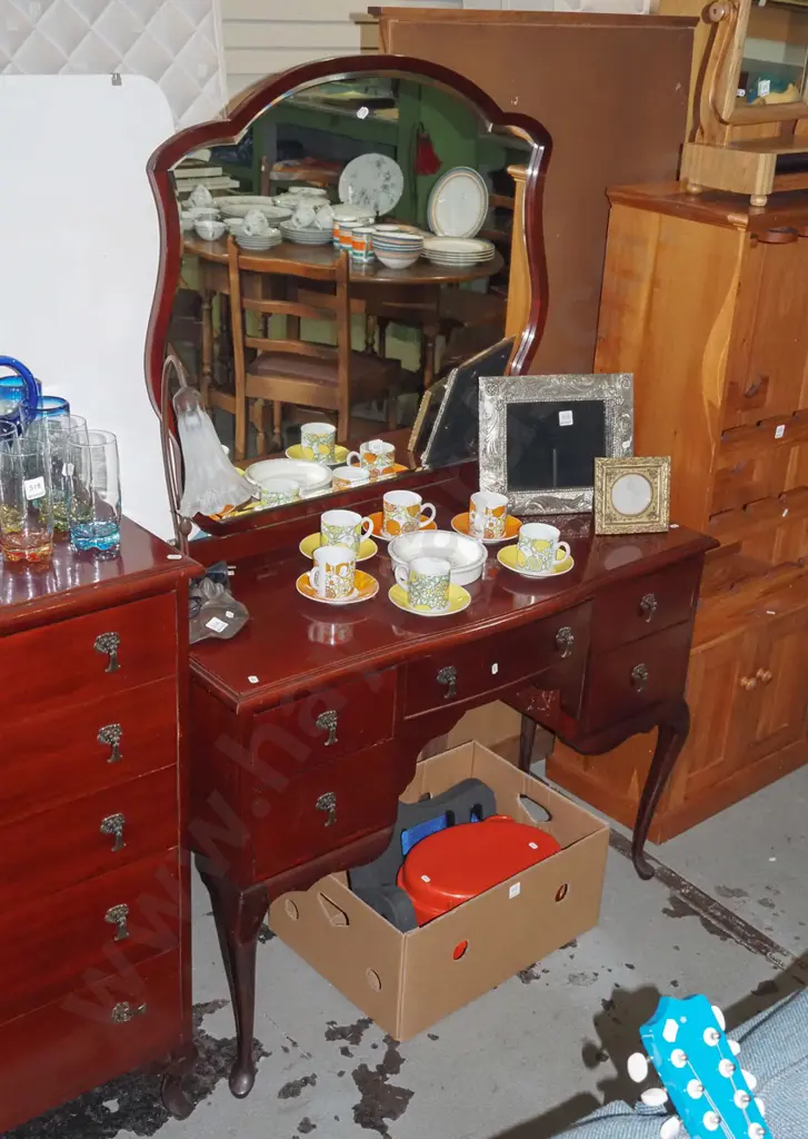 mahogany cab leg Queen Ann style 5 drawer mirror back dresser H-1320 W-1040 D-420 Image 1++