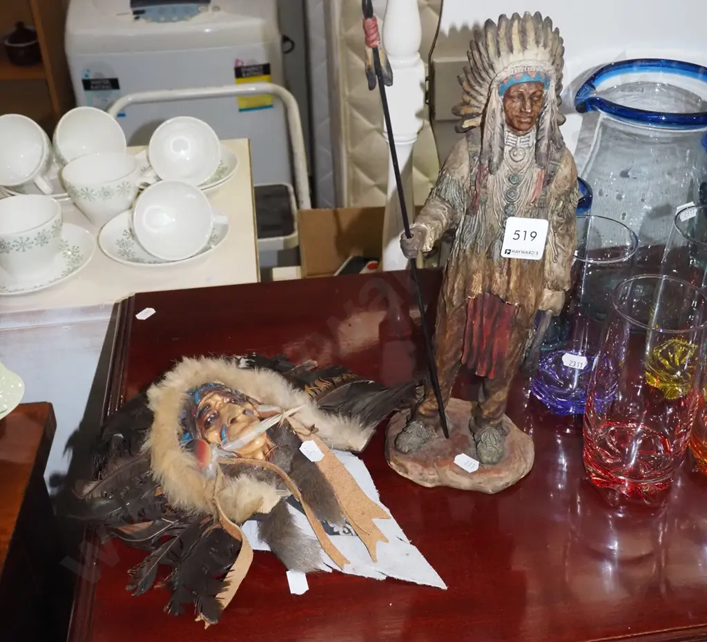 First Nations figurines H-330 Image 1++