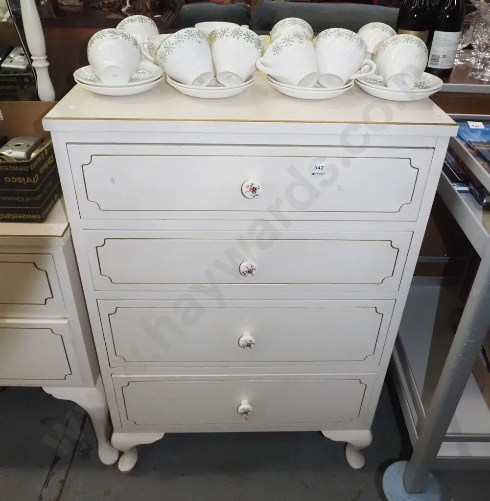 white painted 4 drawer chest H-930 W-610 D-390 Image 1++