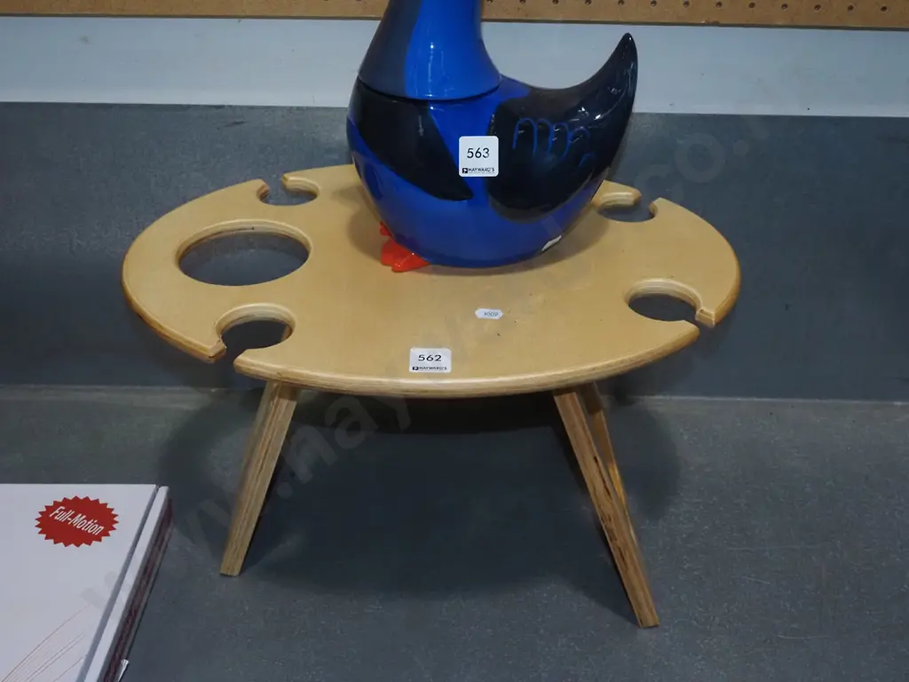 small plywood wine glass and bottle holder table Image 1++