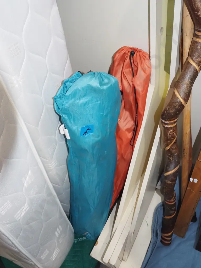 2x camping chairs Image 1++