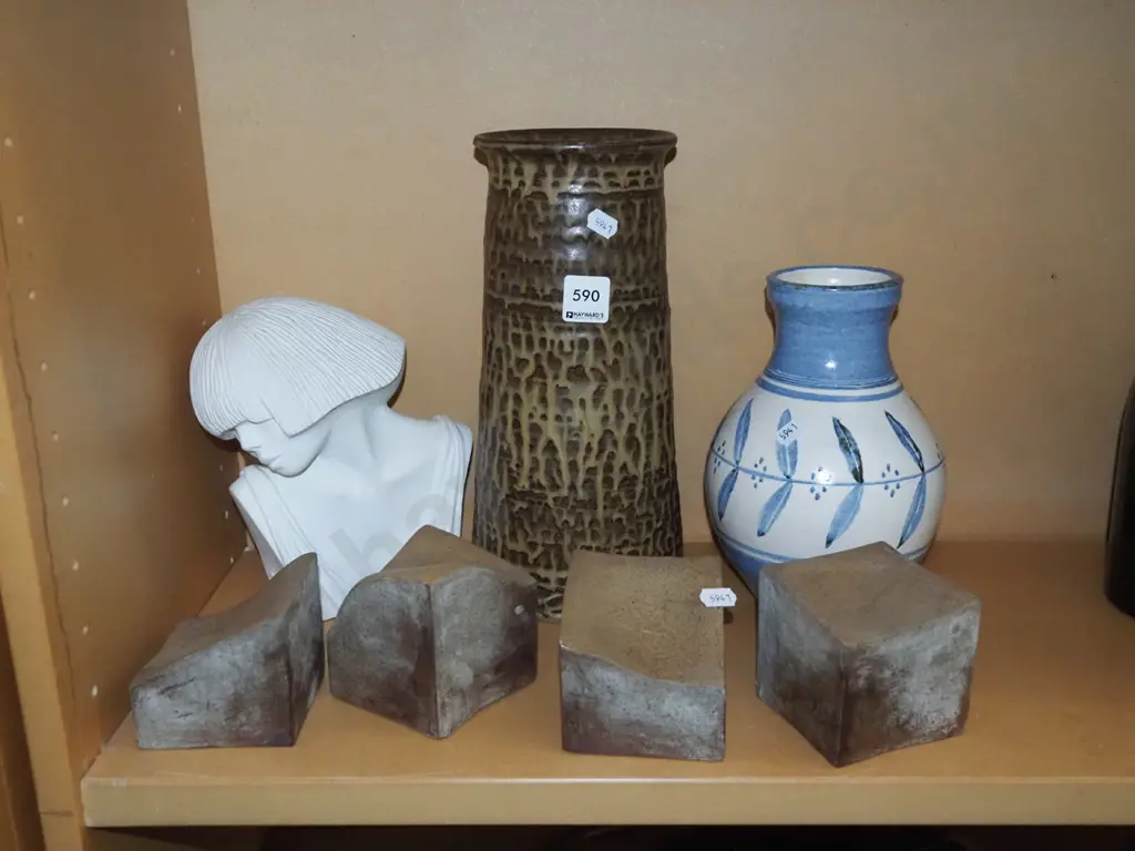 vases, female figurine, pottery ornaments H-270 Image 1++