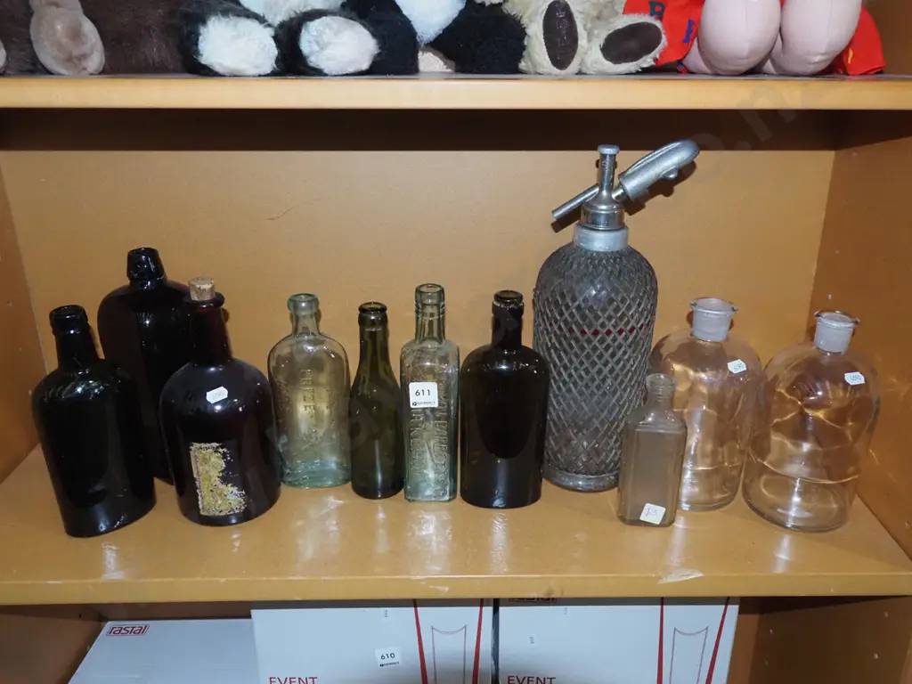 shelf; vintage bottles, soda syphon Image 1++