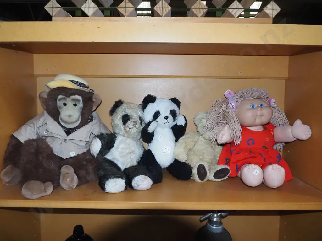 shelf; soft toys Image 1++