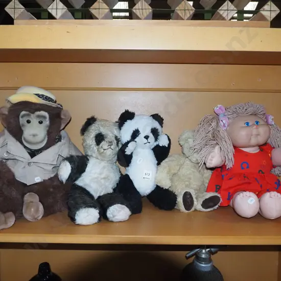 shelf; soft toys
