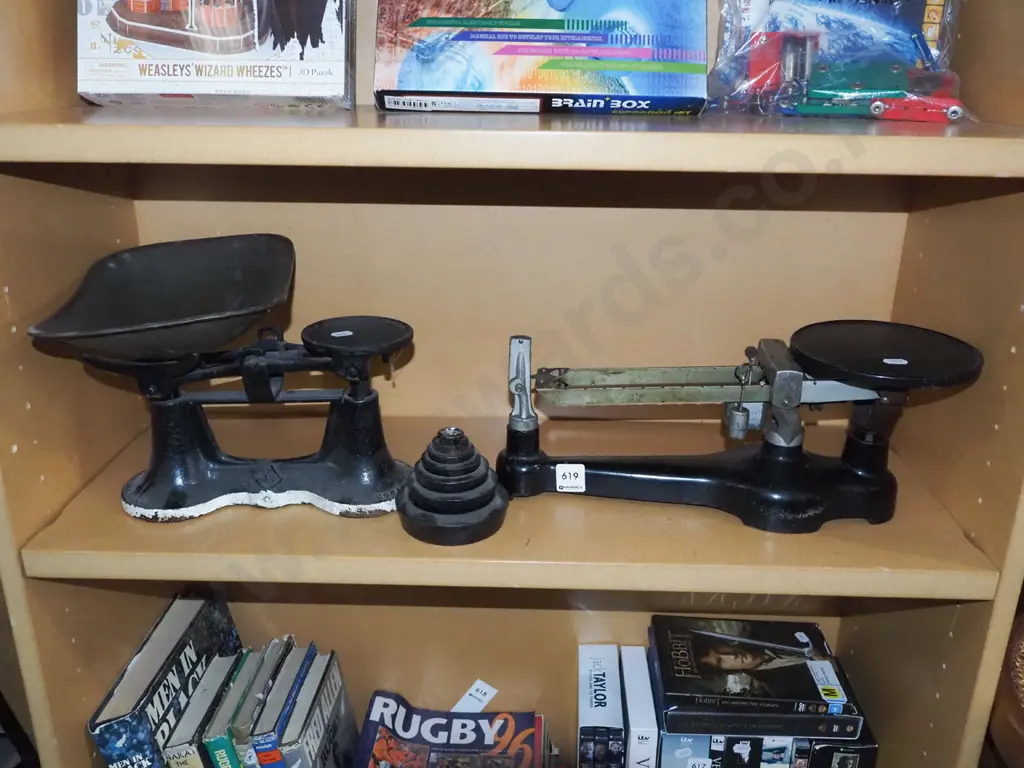 2x pairs of vintage scales Image 1++