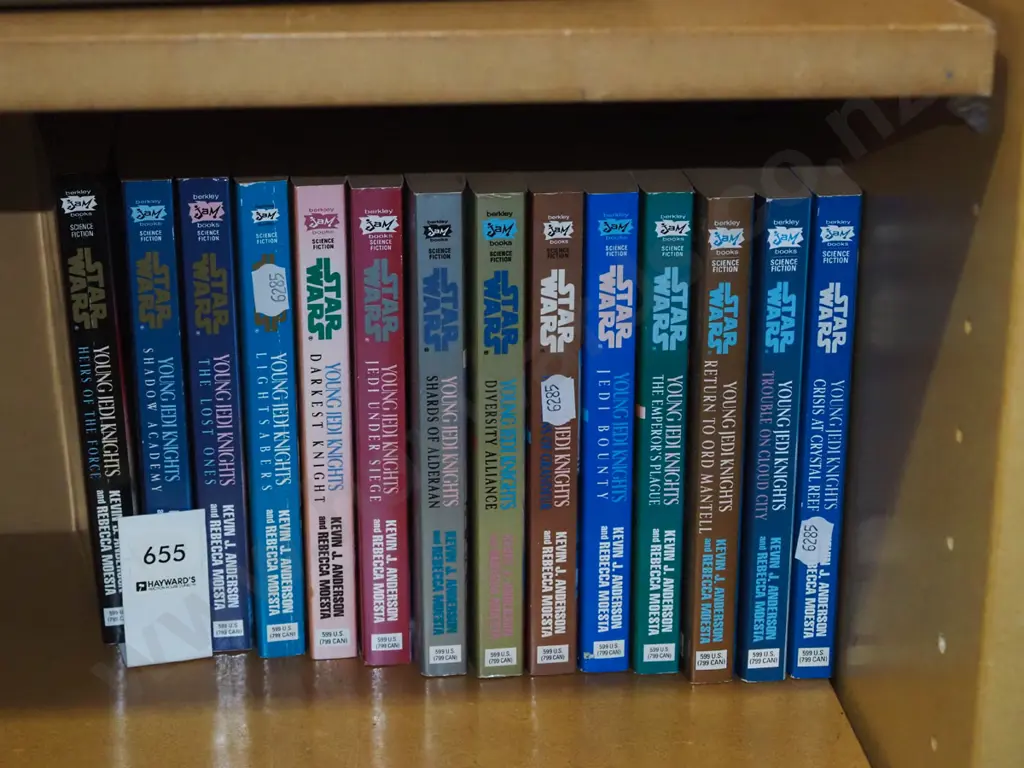 Star Wars books Image 1++