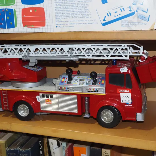 Tonka plastic fire engine L-500