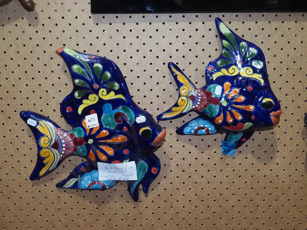 2x ceramic wall mounted pottery fish - damage and cracks Image 1++