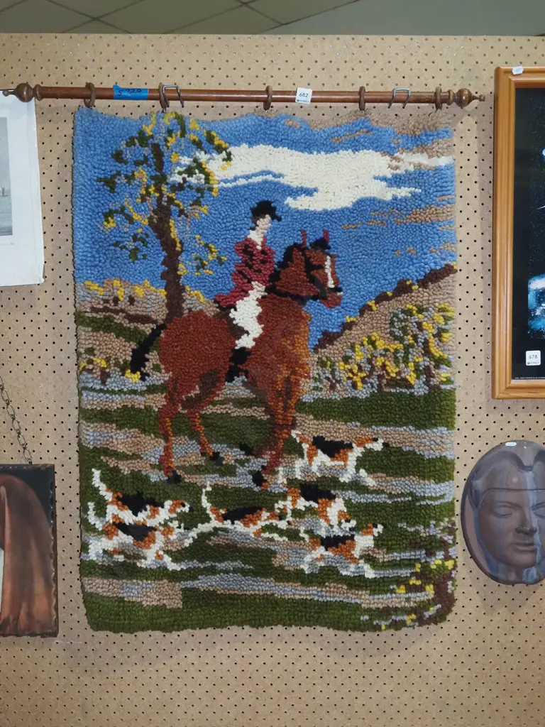 hand tufted wall hanging/floor mat  Image 1++