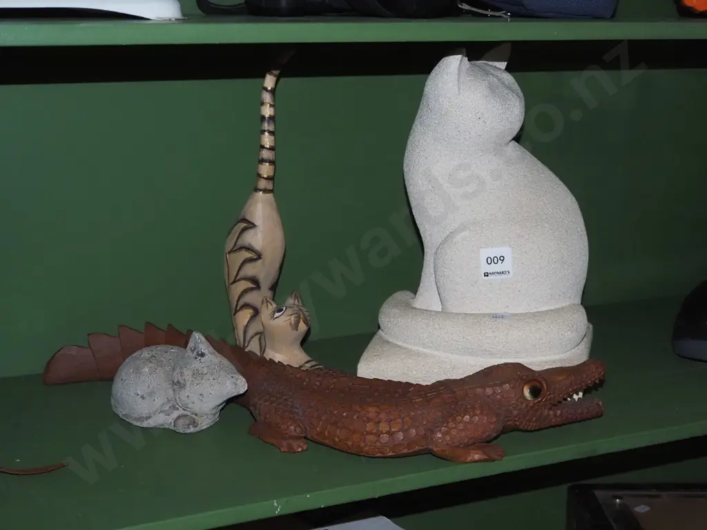 3x cat figurines, 1x wooden crocodile Image 1++