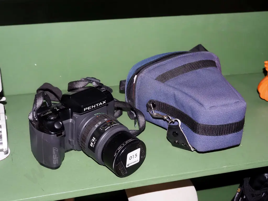 Pentax SF7 35mm camera with bag Image 1++