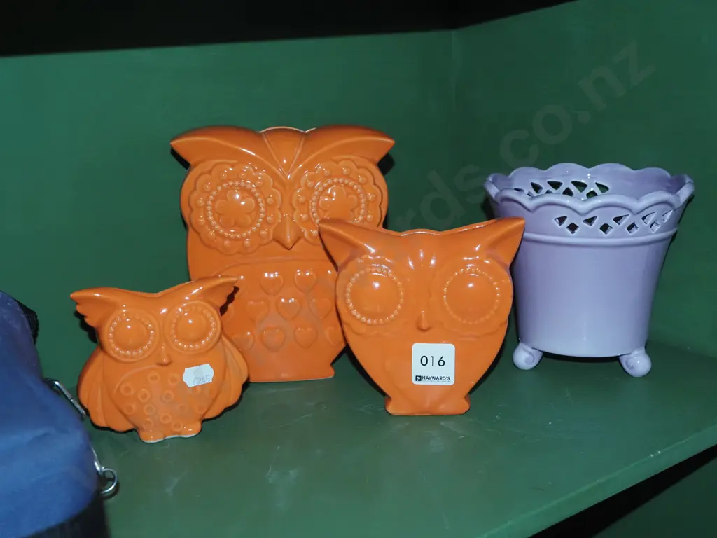 3x orange owl vases, small purple ceramic footed jardiniere H-180 Image 1++