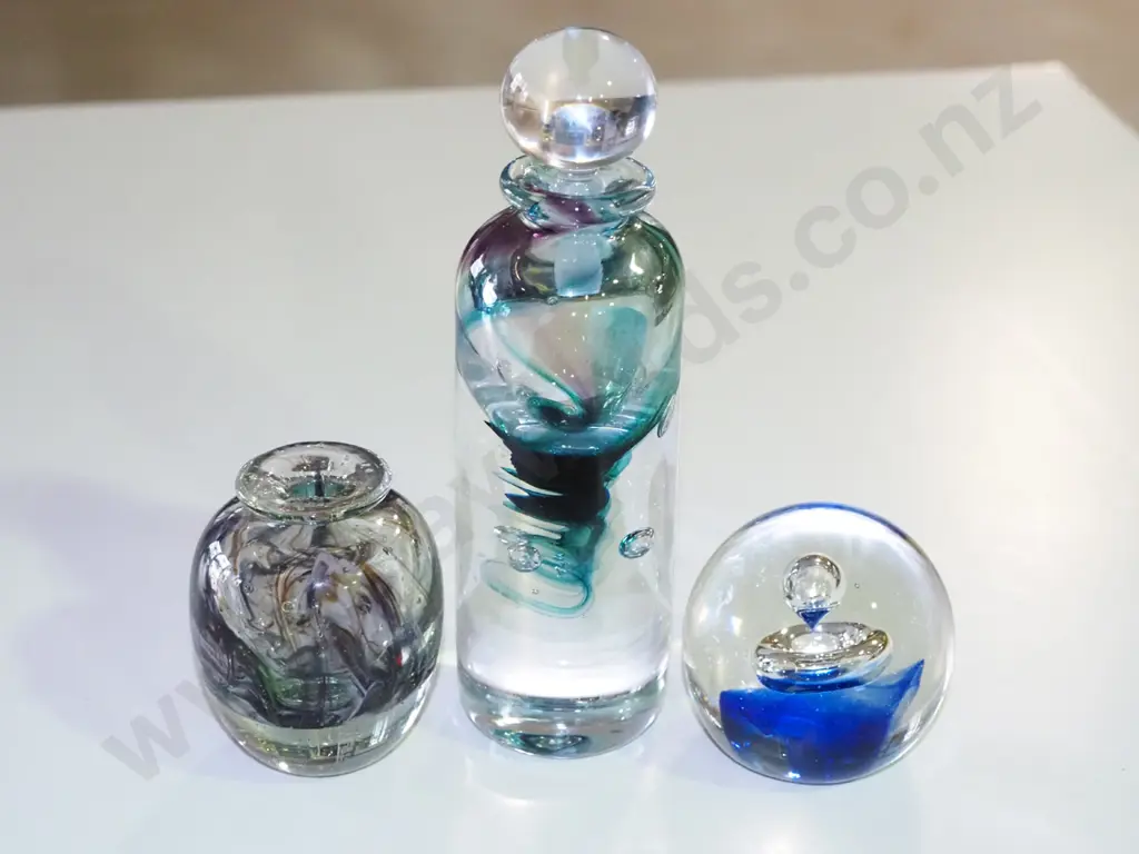 art glass paperweight, vase, scent bottle H-160 Image 1++