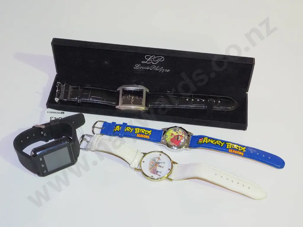 1x smart watch, 3x wristwatches Image 1++