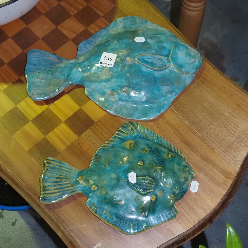 2x studio pottery flat fish Image 1++