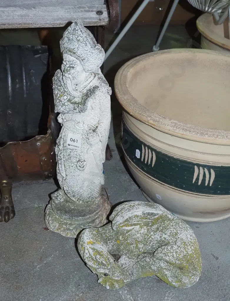 2x concrete figurines - dragons, warrior standing Tallest H-420 Image 1++