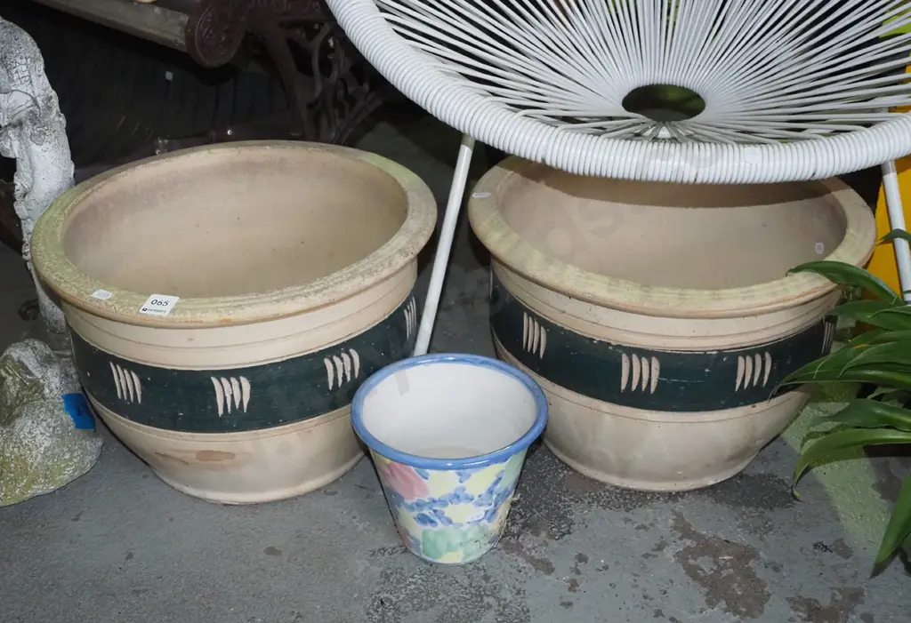 pair of matching cream and green garden planters, 1 small hand painted garden Largest H-250DIam-380 Image 1++
