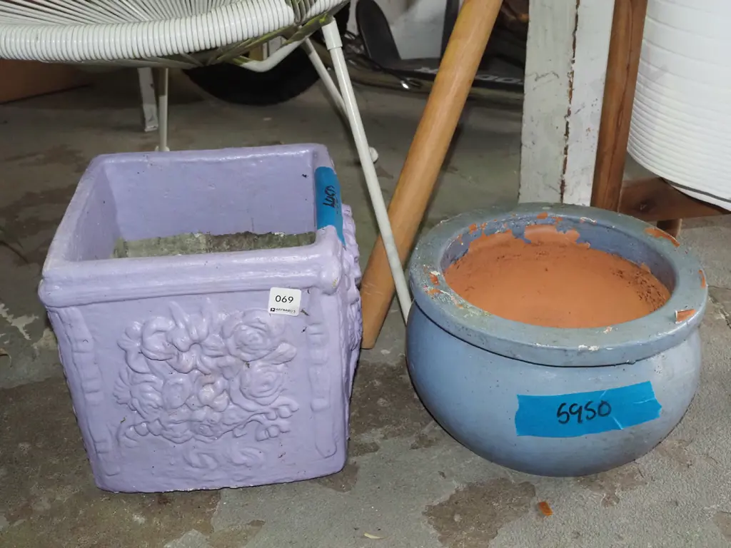 2x painted garden planters Tallest H-250 Image 1++