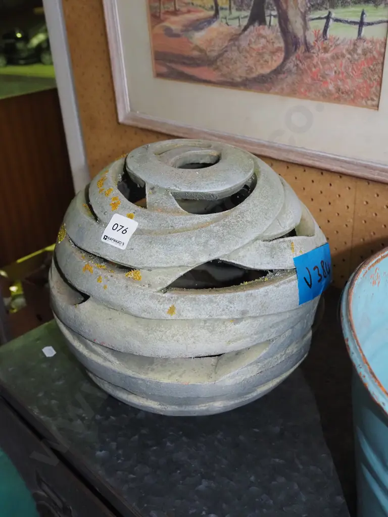 studio pottery garden ornament H-250 Image 1++