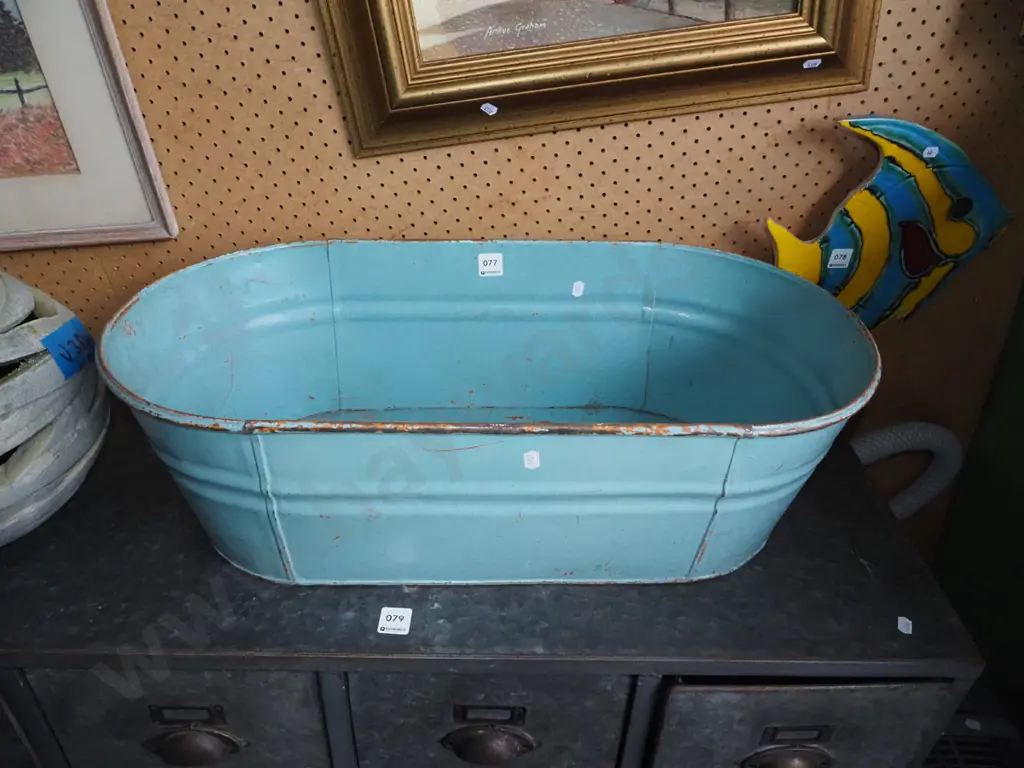 painted tin babies bath Image 1++