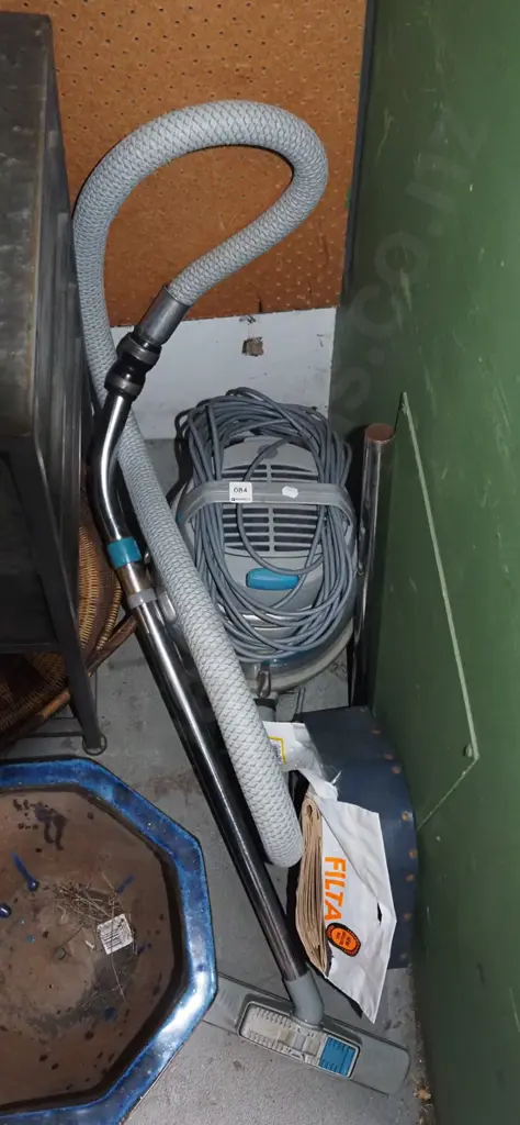 Nilfisk vacuum with accessories Image 1++