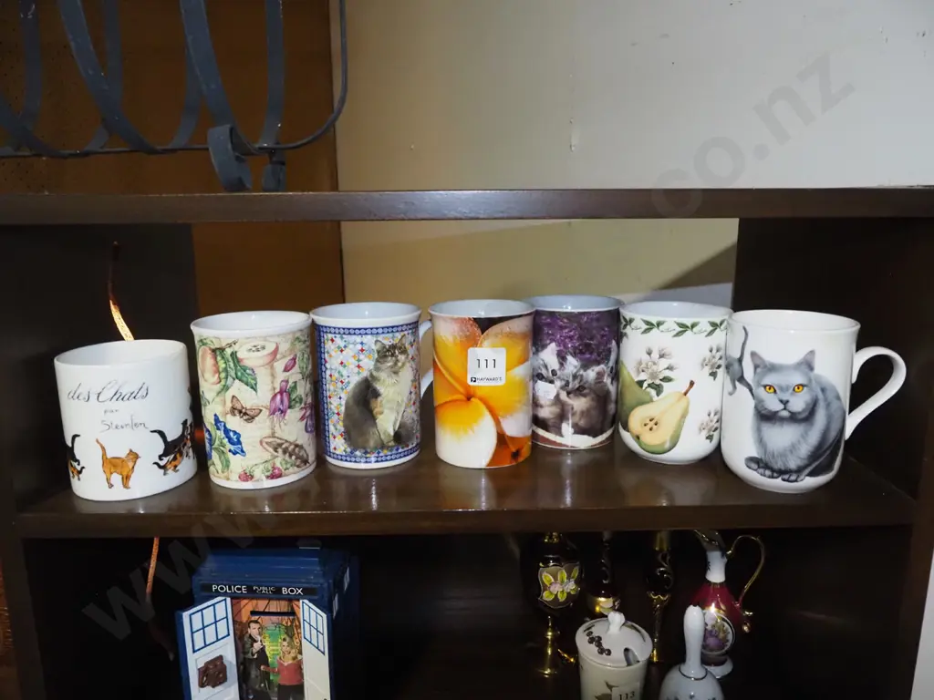 assorted coffee cups Image 1++