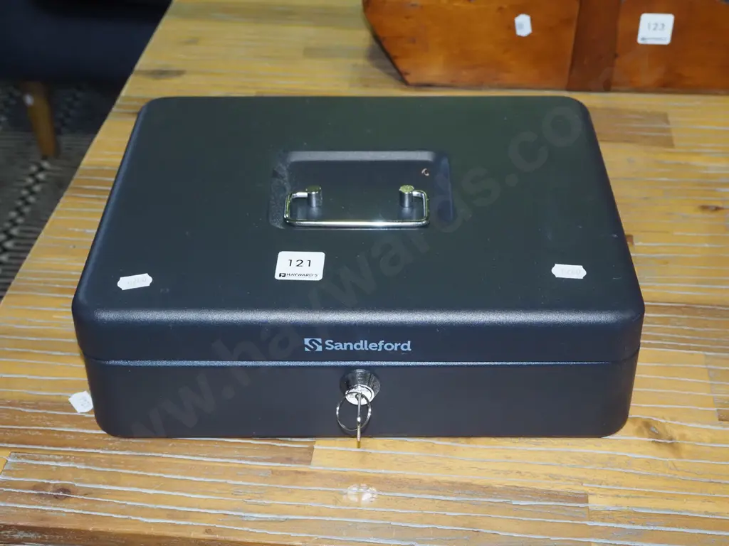 black cash box - key in office Image 1++