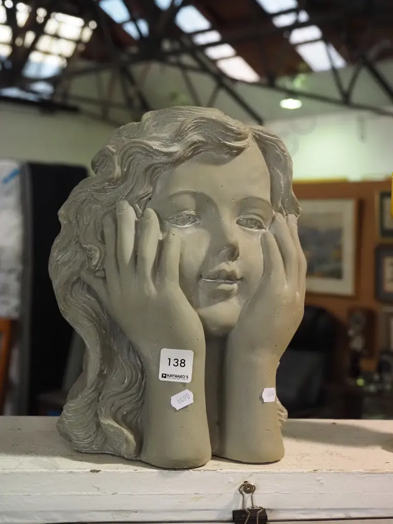 cast concrete female  H-280 Image 1++