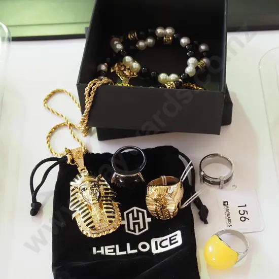 costume jewellery rings, pendants etc