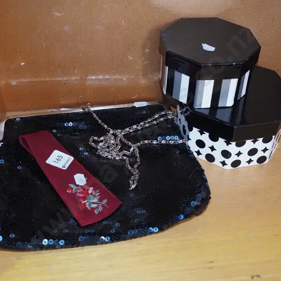 sequin purse, bookmark, 2x cardboard boxes