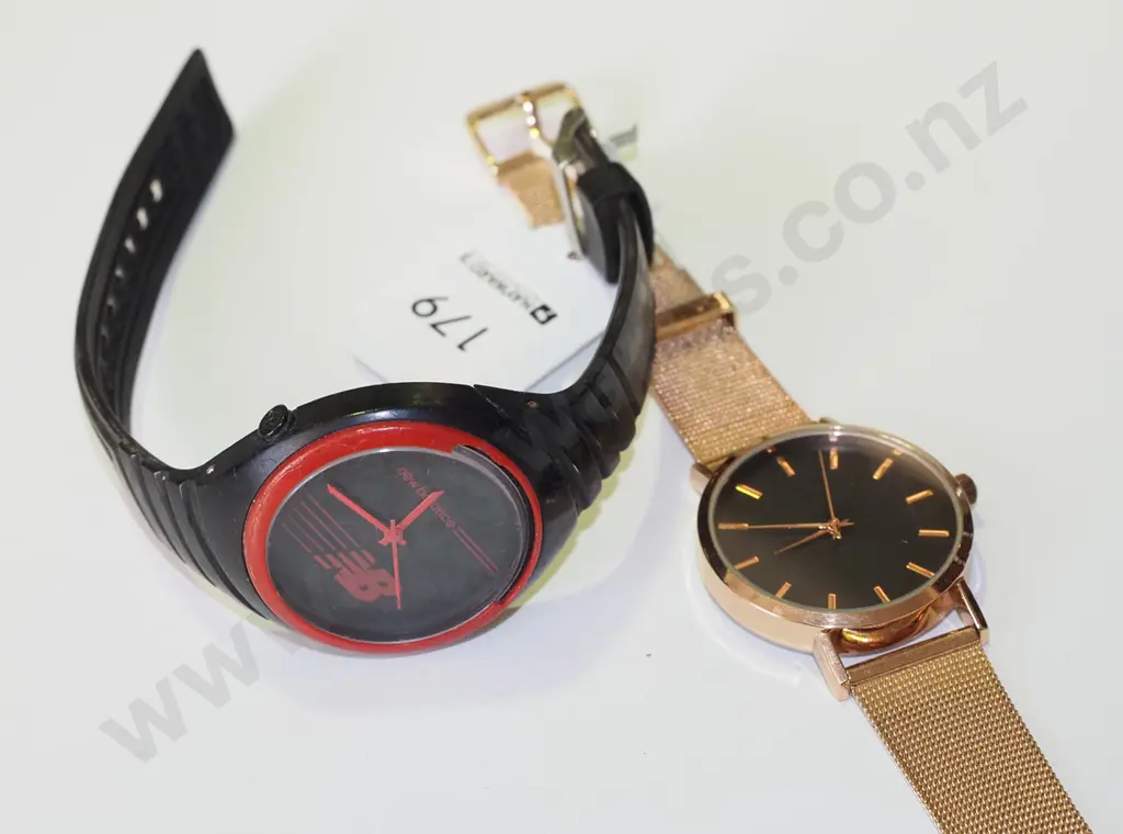 2x wristwatches Image 1++